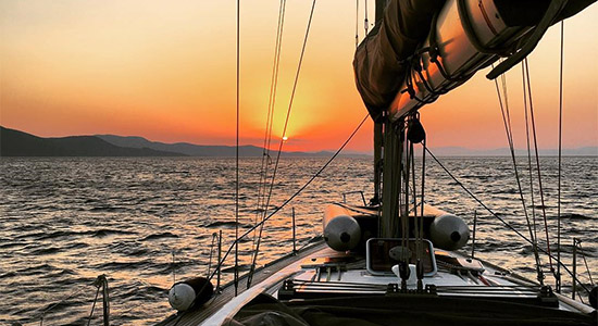 nemertes santorini sunset cruise